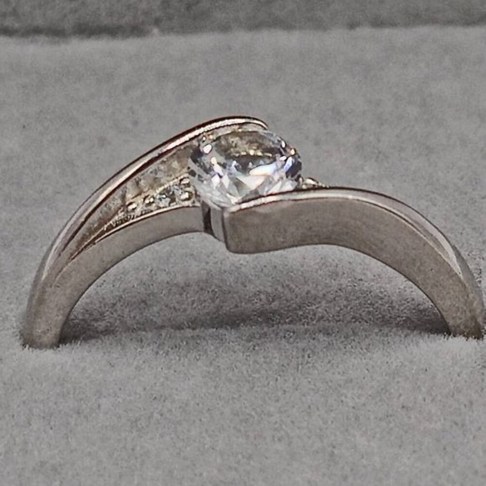 0.5 ct Moissanite Ring in 925 Sterling Silver Offset Design - Picture 3 of 7